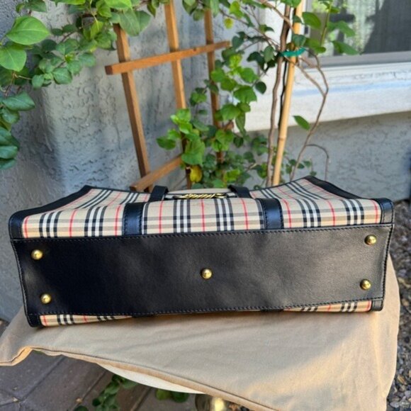 Burberry Large Link Zip 1983 Check Tote - Picture 11 of 14